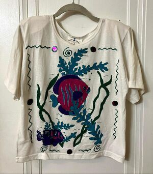 Vintage fish cropped tee with shoulder pads